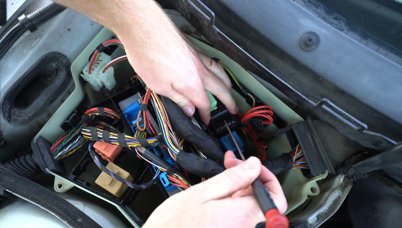 Installing an IC3ST immobiliser - panel removed, relay being positioned