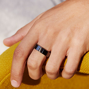 Smart ring wearable device for car immobiliser authentication